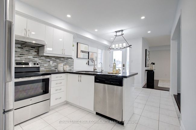 2 Bestview Cres, House other with 4 bedrooms, 4 bathrooms and 2 parking in Maple ON | Image 6