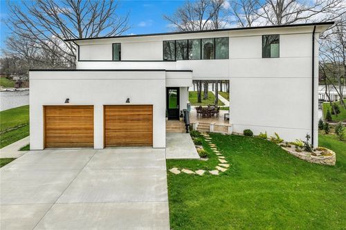 9219 E Best Ct, Effingham, IL, 62401-6286 | Card Image