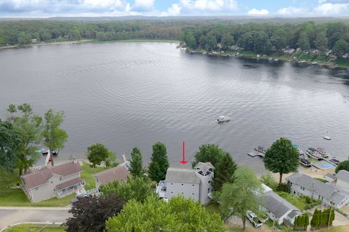15657 Lakeview Dr, Buchanan, MI, 49107-9263 | Card Image