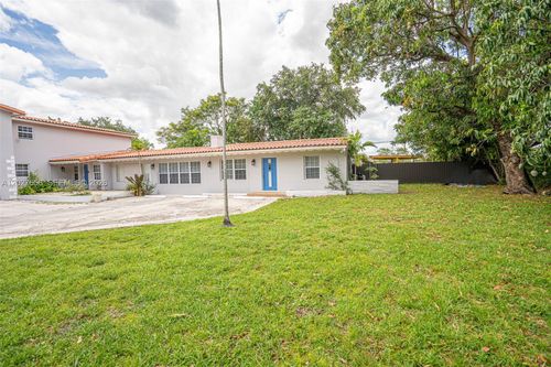 2-5613 Pierce St, Hollywood, FL, 33021-6242 | Card Image
