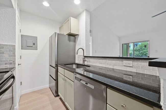 APT-212 - 3204 Menchaca Rd, Condo with 2 bedrooms, 2 bathrooms and 2 parking in Austin TX | Image 10