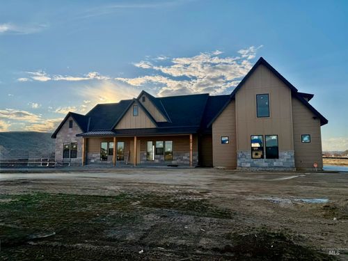 6677 Sophie Ln, Emmett, ID, 83617-8830 | Card Image