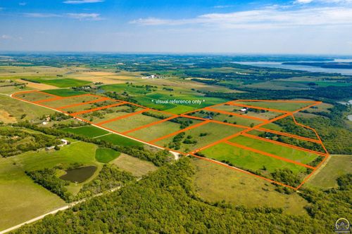 105 N 1250 Rd, Berryton, KS, 66409-9012 | Card Image