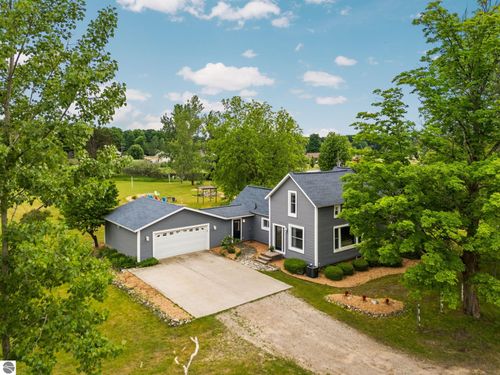 4223 Vance Road, Traverse City, MI, 49685 | Card Image