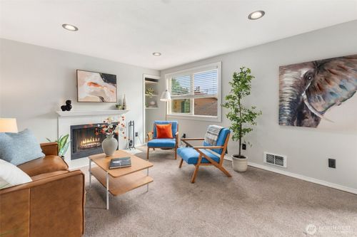 b-205-4810 S 187th Pl, SeaTac, WA, 98188-8618 | Card Image