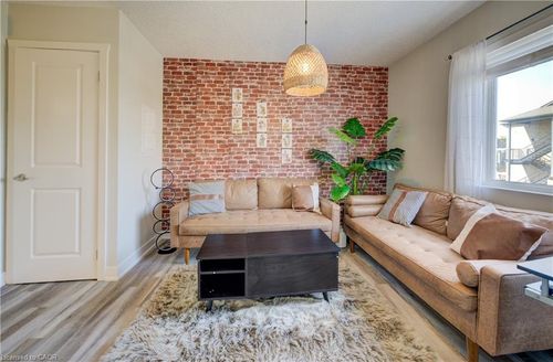 6a-185 Windale Cres, Kitchener, ON, N2E0G3 | Card Image