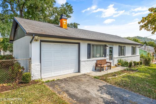 5716 Dodge Rd, Knoxville, TN, 37912-4503 | Card Image
