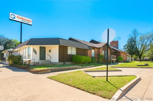 801 Main St, Ada, OK, 74820-5615 | Card Image