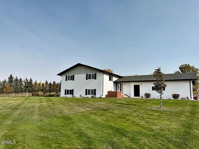 218 37th Avenue Se, House other with 5 bedrooms, 1 bathrooms and null parking in Williston ND | Image 1