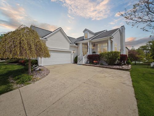 230 Atlantis Cir, Oxford, MI, 48371-3722 | Card Image