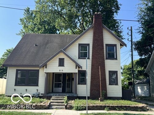819 E 49th St, Indianapolis, IN, 46205-1103 | Card Image