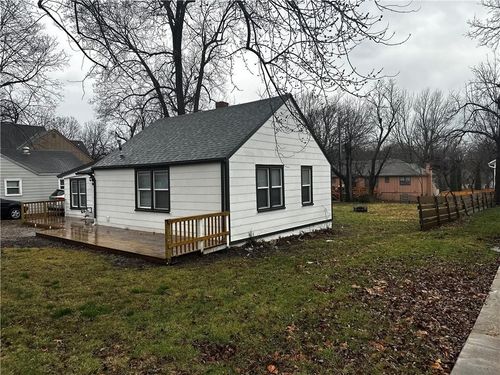 8510 Grandview Ln, Overland Park, KS, 66212-3516 | Card Image