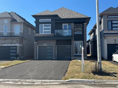 12 Hildred St, Welland, ON, L3B0J9 | Card Image