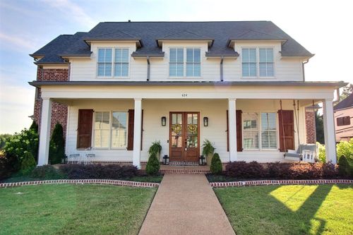 424 Shambala Dr, Collierville, TN, 38017-1986 | Card Image