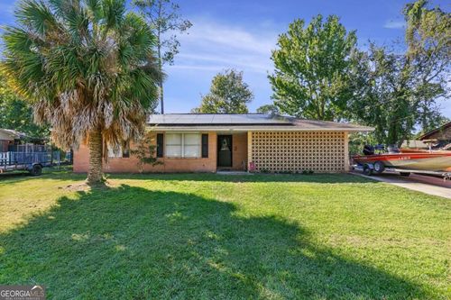 633 Halsey St, Brunswick, GA, 31525-8804 | Card Image