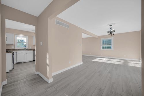 1602 Carriage Dr, Valparaiso, IN, 46383 | Card Image