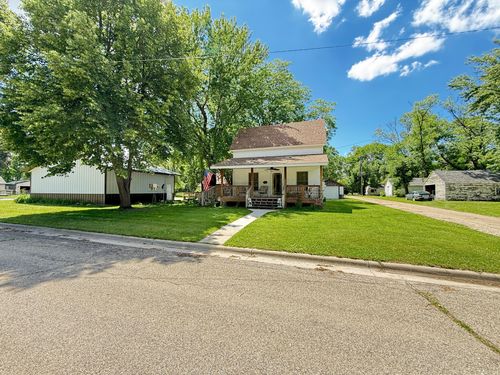 135 N Petrick St, Appleton, MN, 56208-1221 | Card Image