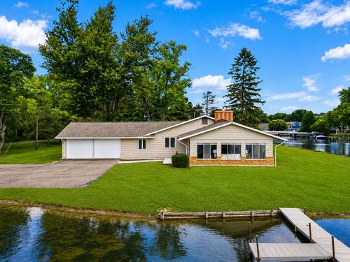 11243 Wynns Rd, Pinckney, MI, 48169-8111 | Card Image