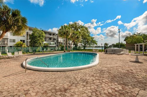 214-447 Ne 195th St, Miami, FL, 33179-3319 | Card Image