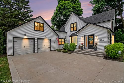 615 Hickory St, Milford, MI, 48381-1652 | Card Image