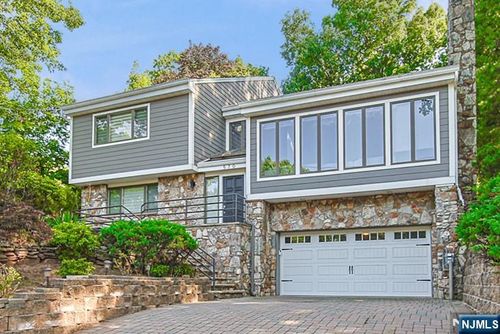 570 Grandview Ter, Leonia, NJ, 07605-1000 | Card Image
