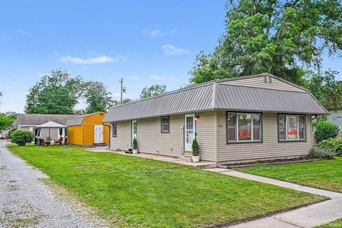 304 S Franklin St, Mentone, IN, 46539-9269 | Card Image