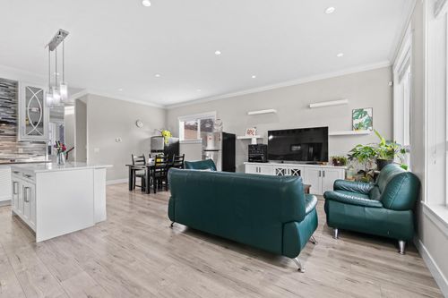 10579 132 St, Surrey, BC, V3T3V5 | Card Image