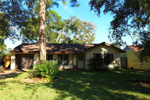 58 Caladium Ct, Lake Jackson, TX, 77566-5846 | Card Image