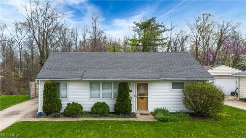 38355 Laura Dr, Eastlake, OH, 44095-1244 | Card Image