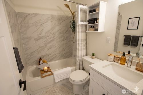 d303-12906 8th Ave, Everett, WA, 98204-7391 | Card Image