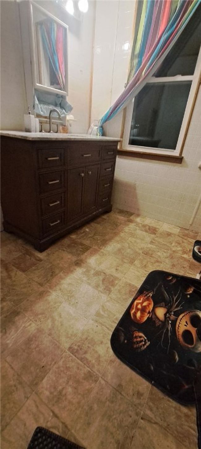 1017 Virginia St, House other with 4 bedrooms, 2 bathrooms and 3 parking in Jeannette PA | Image 13