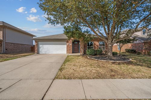 105 Thoroughbred Dr, Krum, TX, 76249-7185 | Card Image