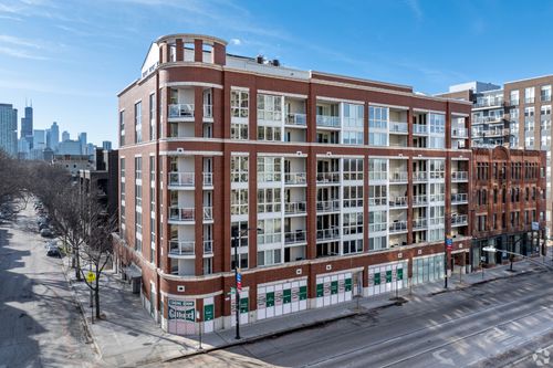 210-1552 N North Park Ave, Chicago, IL, 60610-3617 | Card Image
