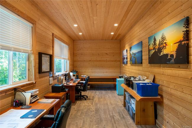Detached office beside workshop | Image 52