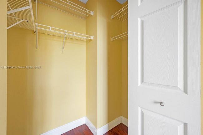 APT-1303 - 520 Se 5 Th Ave, Condo with 3 bedrooms, 2 bathrooms and null parking in Fort Lauderdale FL | Image 5