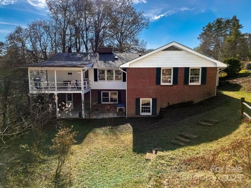 391 Hawthorne Dr, Brevard, NC, 28712-3493 | Card Image