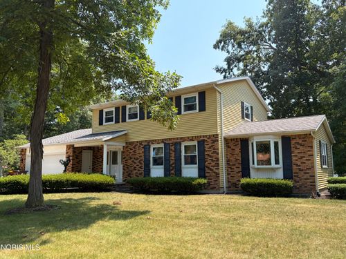 1904 Tanglewood Dr, Defiance, OH, 43512-3638 | Card Image