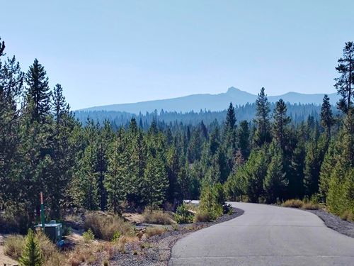 28 Emerald Meadows Way, Crescent, OR, 97733 | Card Image
