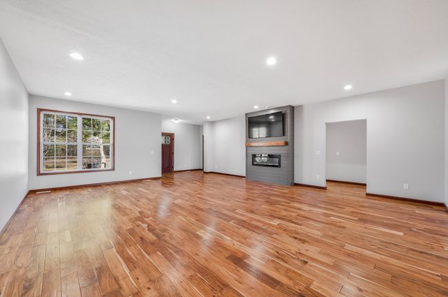 6435 E 64 Th St, House other with 5 bedrooms, 3 bathrooms and null parking in Chase MI | Image 18