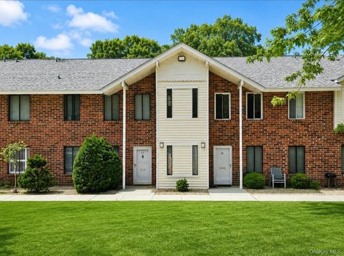 l11-11 Laramie Court, Brookhaven, NY, 11727 | Card Image
