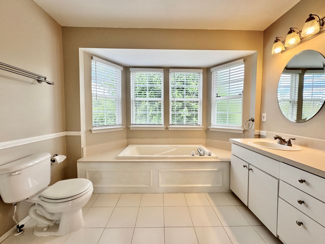 4399 Hunters Cir E, Condo with 2 bedrooms, 2 bathrooms and null parking in Canton MI | Image 15
