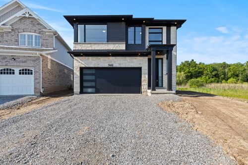 7455 Majestic Trail, Niagara Falls, ON, L2H3V9 | Card Image