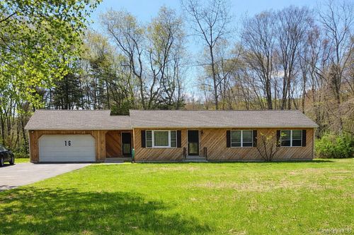 16 Dove Ct, Lagrangeville, NY, 12540-6432 | Card Image