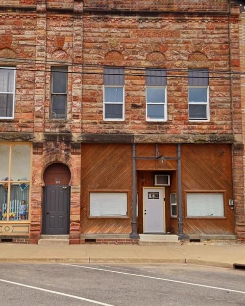 307 Bridge St, Lyons, MI, 48851-8641 | Card Image