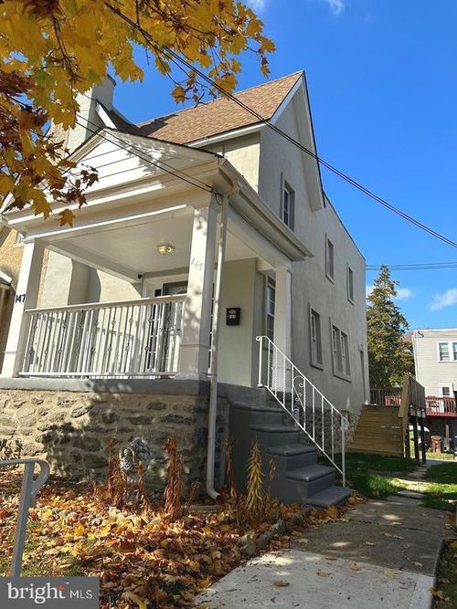 147 W Albemarle Ave, Lansdowne, PA, 19050-1104 | Card Image