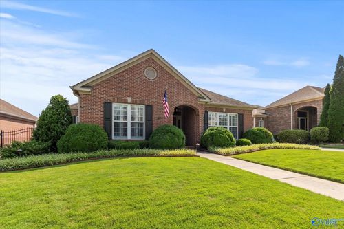 3012 Brunswick Cir Se, Owens Cross Roads, AL, 35763-8451 | Card Image