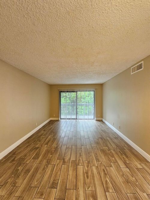 apt-307-1850 N Congress Ave, West Palm Beach, FL, 33401-1633 | Card Image