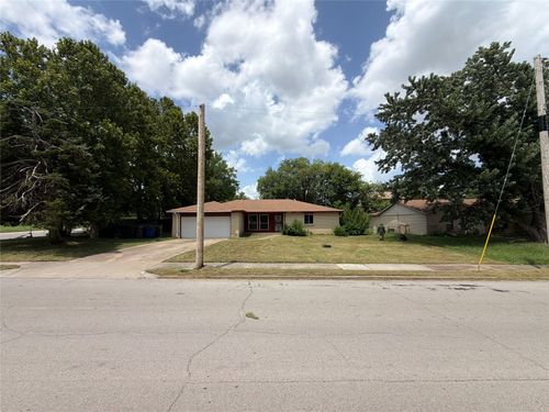 205 Marshall St, Tulsa, OK, 74106-4715 | Card Image