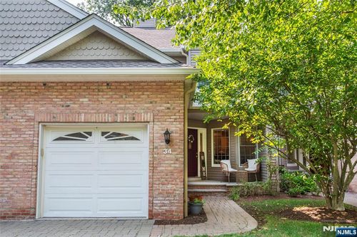34 Trotters Ln, Allendale, NJ, 07401-2004 | Card Image