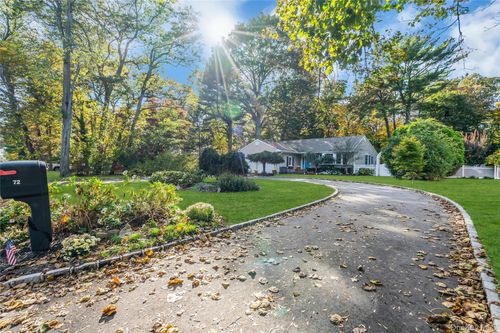 72 Mount Pleasant Rd, Smithtown, NY, 11787-4815 | Card Image